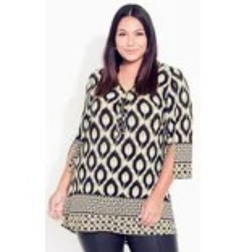 NWT AVENUE Luella Border Top - Stone Size 22/24 (Pictured the color coral)